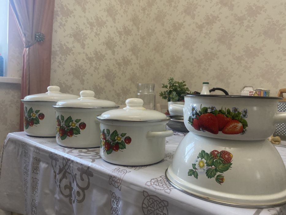 Кастрюли эмалированные