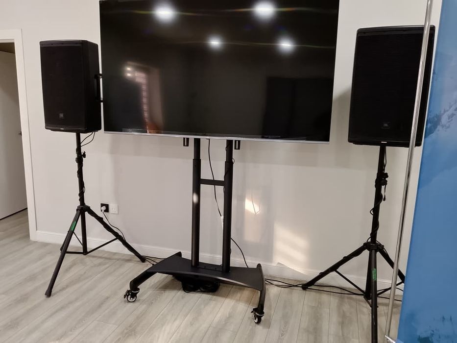 Мобильные стойки для презентации