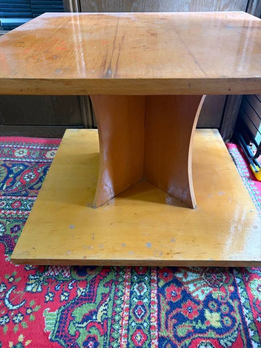 Продаётся Письменный стол и журнальный стол