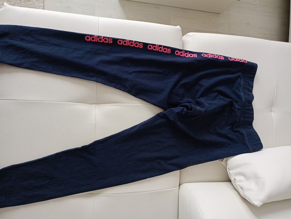 Vând colanți dama Adidas, produs de calitate superioara mărimea L.