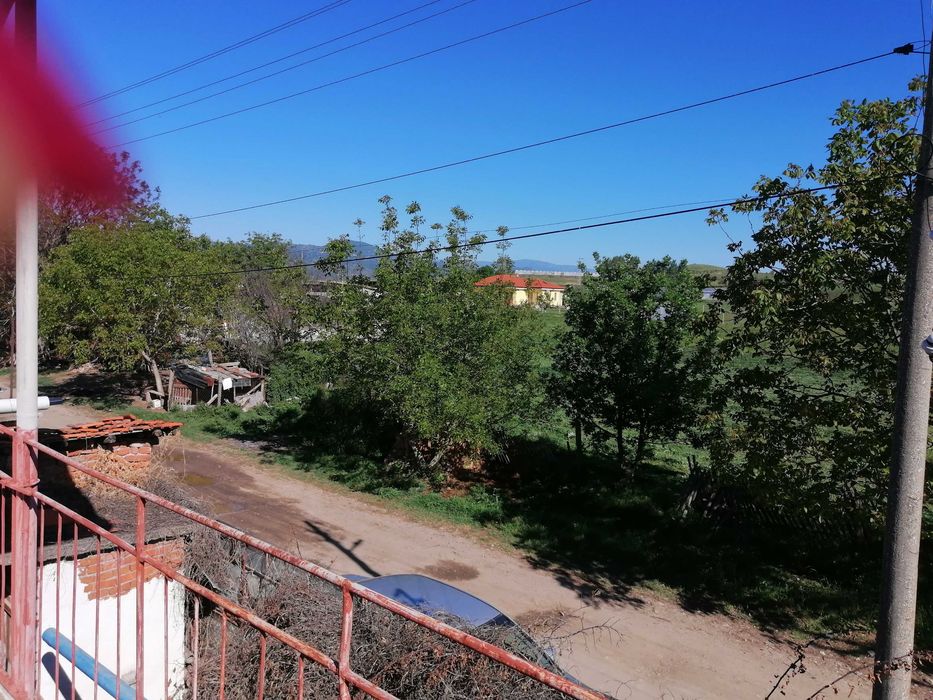 Продавам къща и земеделска земя  в с. Ново Делчево, общ. Сандански