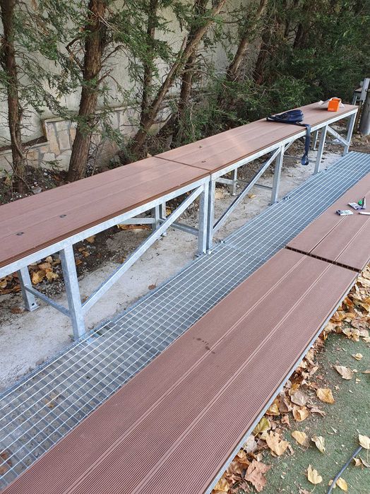 Метална решетка за английски двор или градина