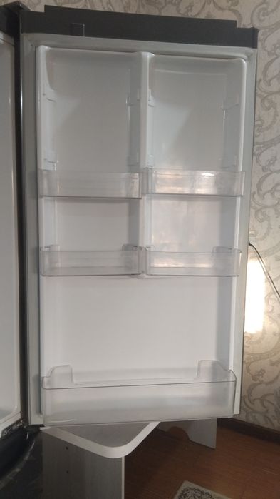 Холодильник LG в хорошем состояние