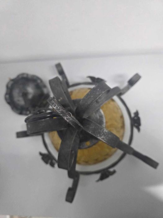 Полилей кованo желязо