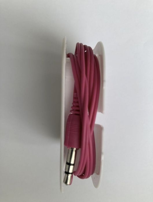 Casti negre sau roz cu auriculare din silicon si mufa jack, Avon, roz