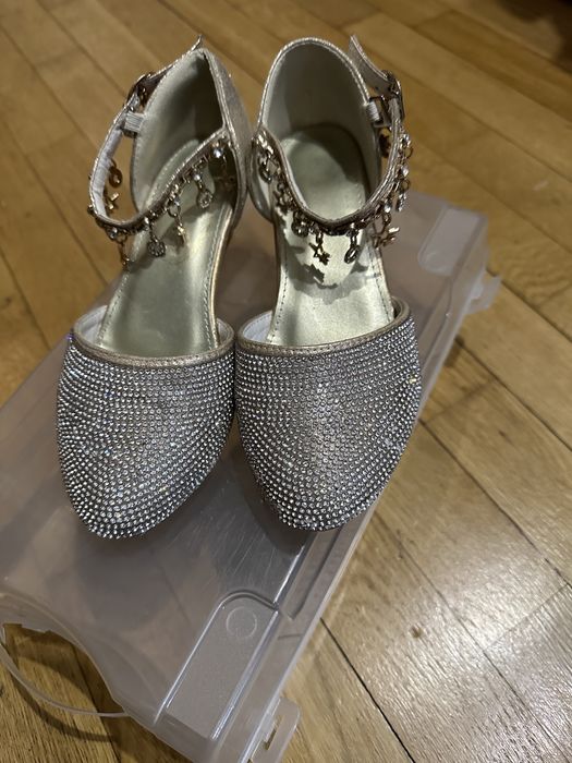 Туфли детские нарядные