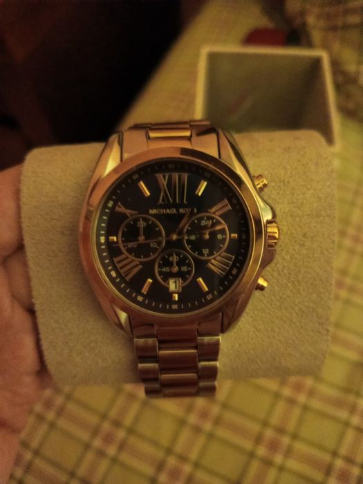 Продам часы Michael Kors!