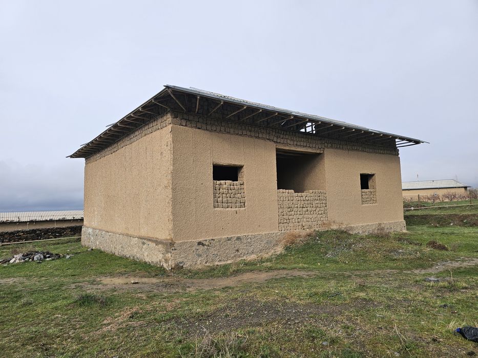 Уй сотилади. Бахмал туман Мугол кишлоги Арпалига киришда