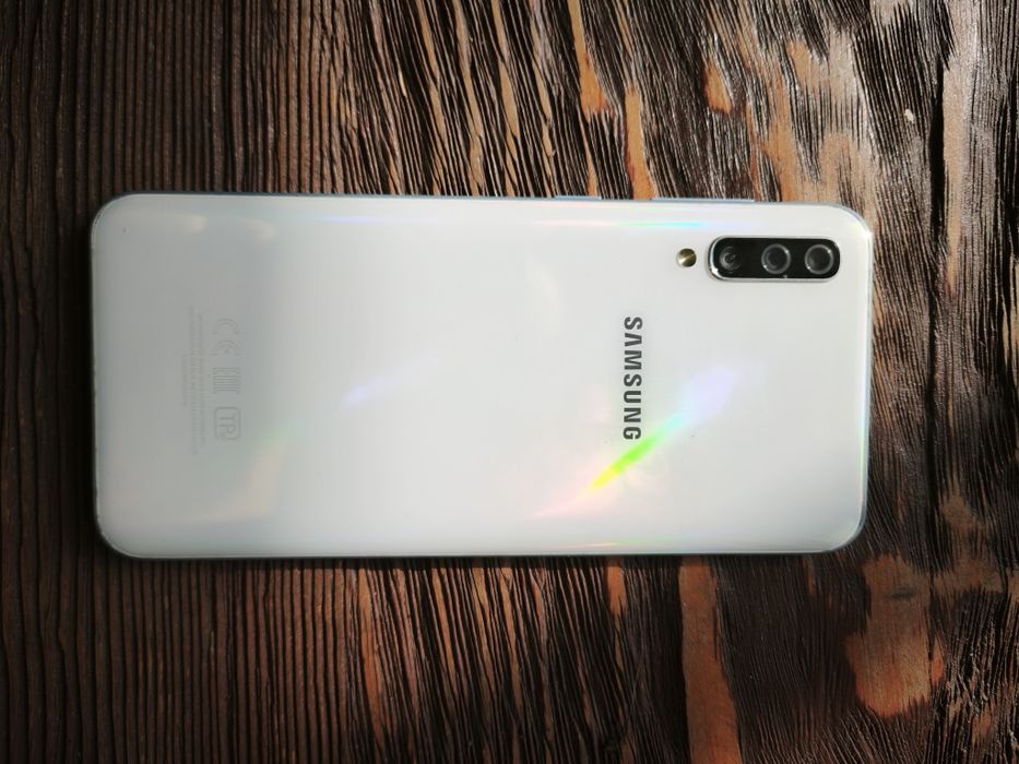 Смартфон Samsung Galaxy A50