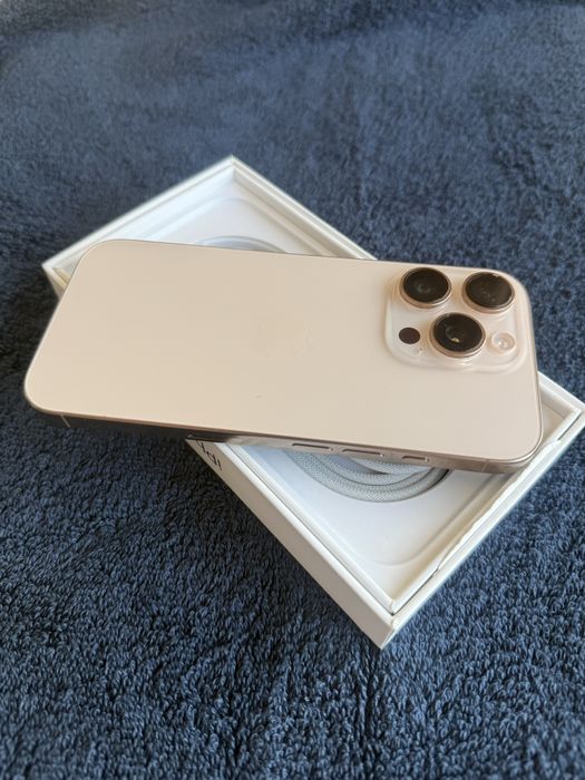 Vand iPhone 16 Pro aproape nou-nout
