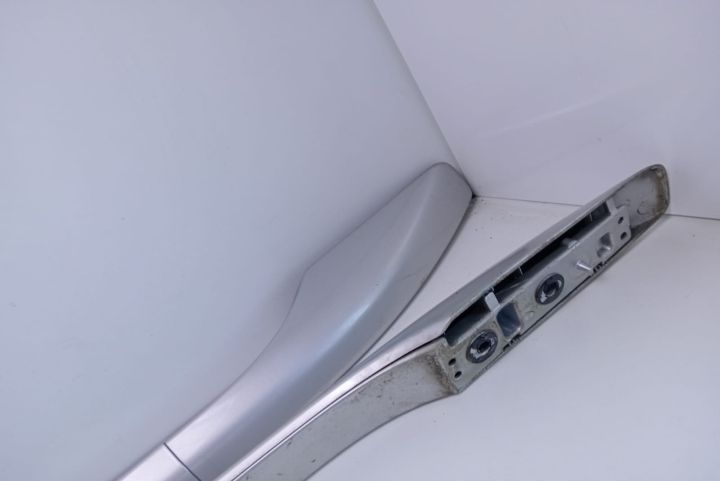 Bara longitudinala  stanga + dreapta break Toyota Avensis a 2-a gener