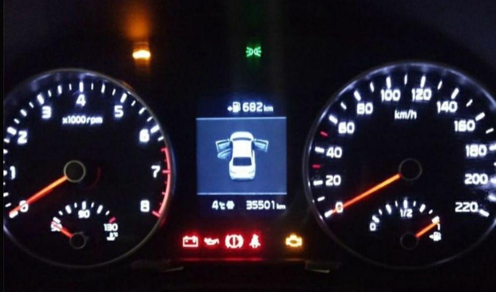 Продам приборную панель Kia Rio 4