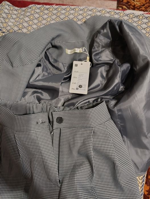 продам брючный костюм