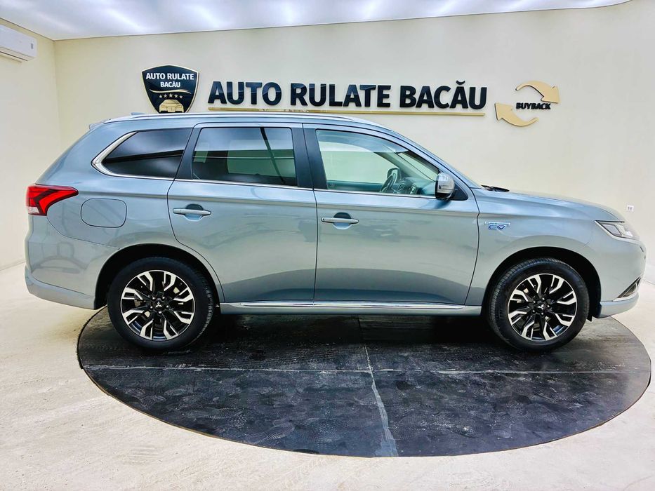 Mitsubishi / Outlander / 2.0 / 121CP / An 2016 / Euro 6 / Automată
