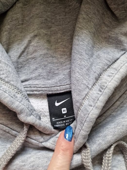 Страхотен мъжки пуловер NIКЕ размер М, без
забележки ,размери бОсм е п