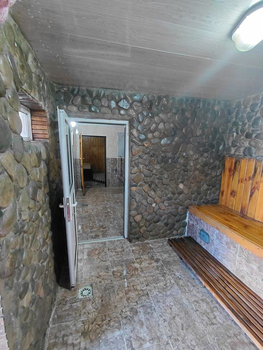 Моншасы бар үлкен үй сатылады