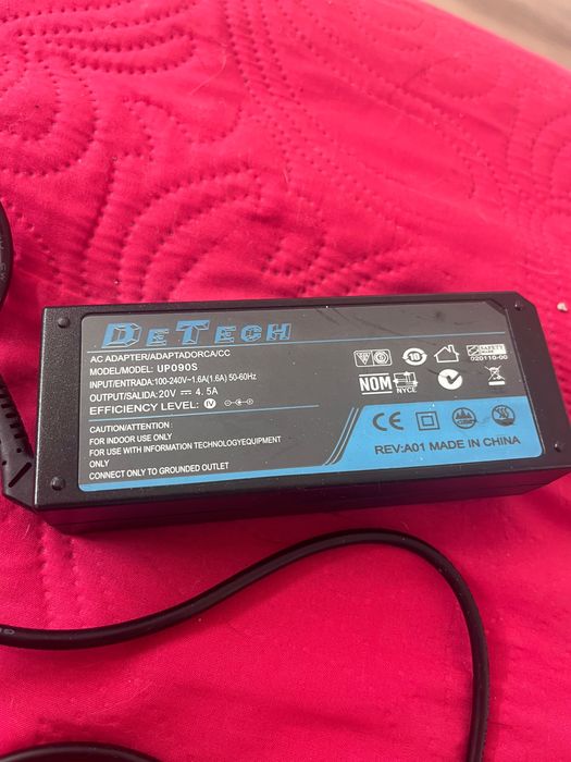 Incarcator Universal pt laptop