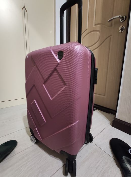 Чемодан хорошего качества