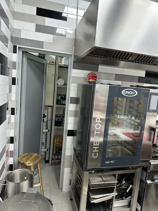 Vand Cedez Afacere la Cheie in Mall Colosseum