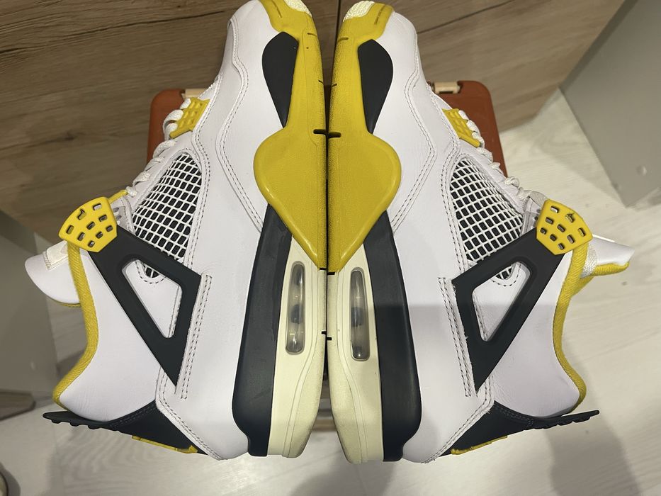 43 Маратонки Nike Air Jordan 4 Retro Vivid Sulfur Yellow LeBron Kobe