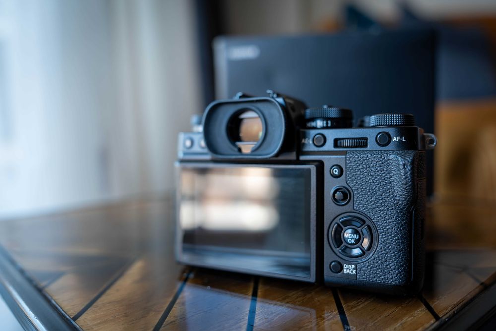 Камера Fujifilm X-T3 26.1MP Mirrorless Digital Camera Black Body и обектив Fujifilm Fujinon XF 18-55mm f/2.8-4 R