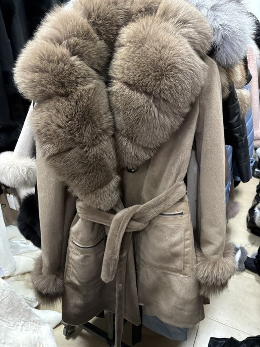 Палта от алкантара и естествен косъм лисица