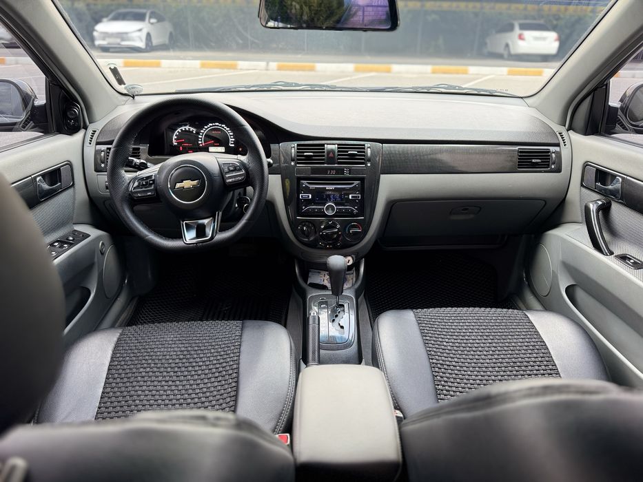 Продаю автомобиль Lacetti