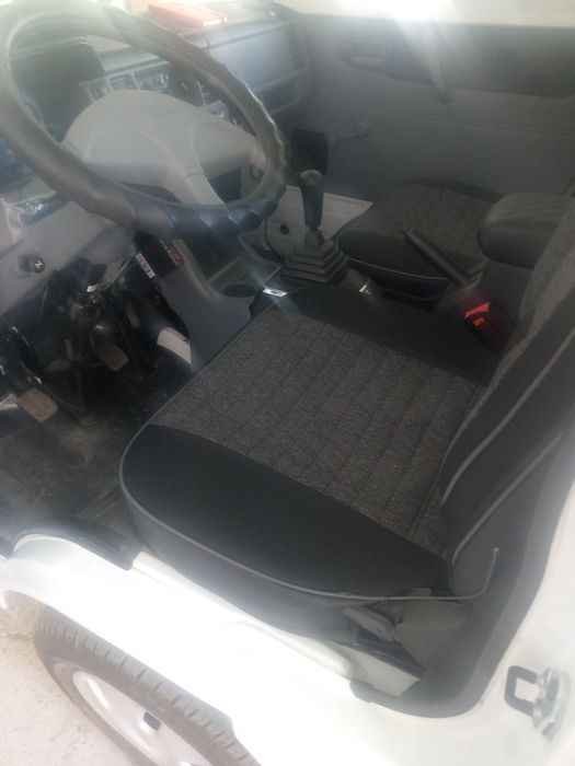 Damas srochni sotiladi