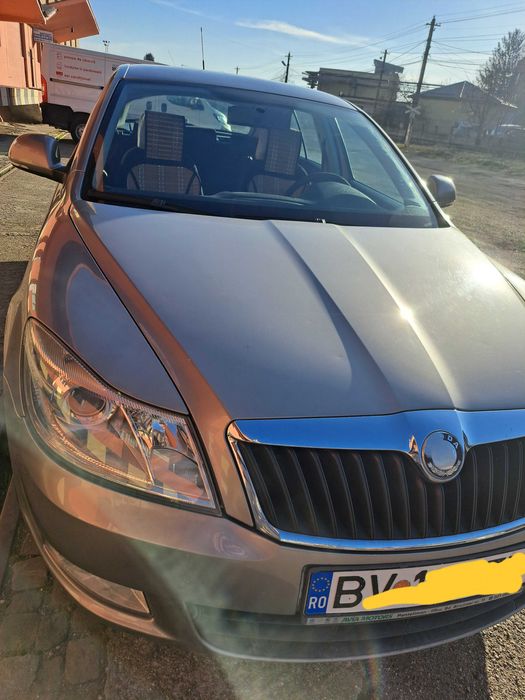 Vând Skoda Octavian