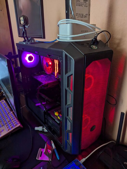 Cooler Master MasterCase H500 кутия за компютър