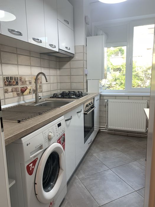 Inchiriez apartament 3 camere ultracentral