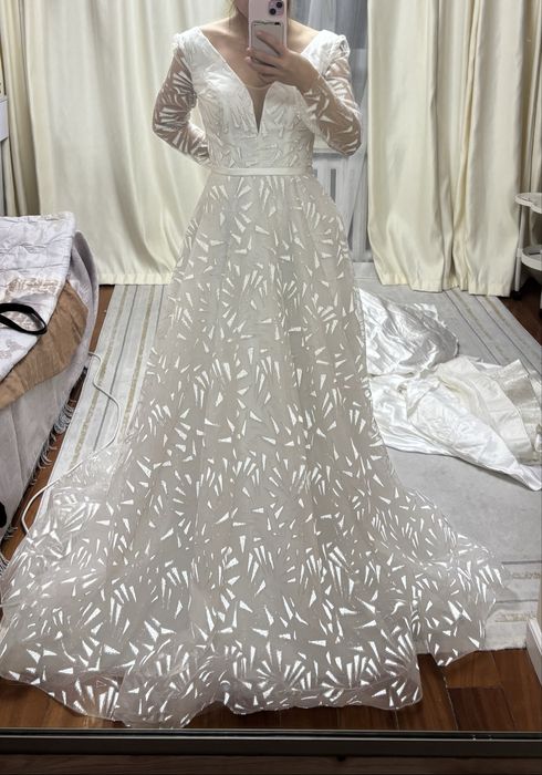 Платье цвета айвори