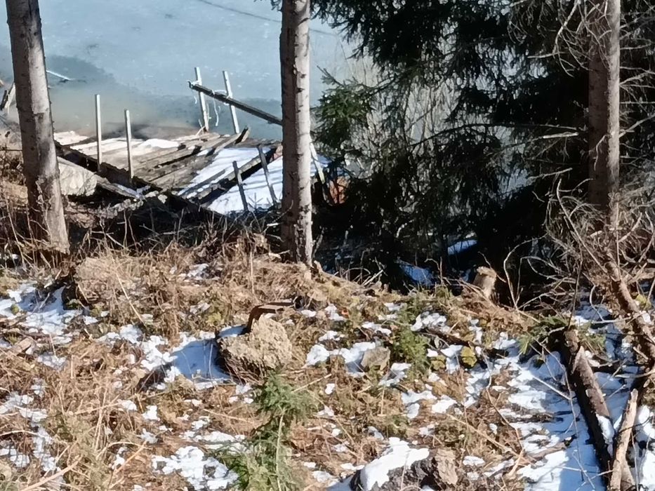 Teren  cu IESIRE LA LAC Colibita 10 -15 arii .