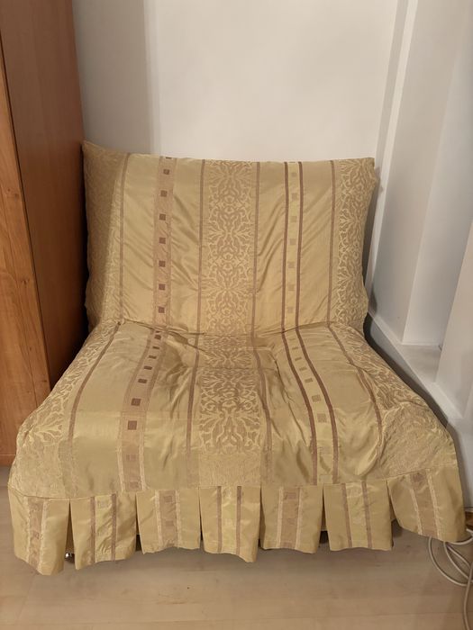 Диван + кресло ( с полушками и чехлами)