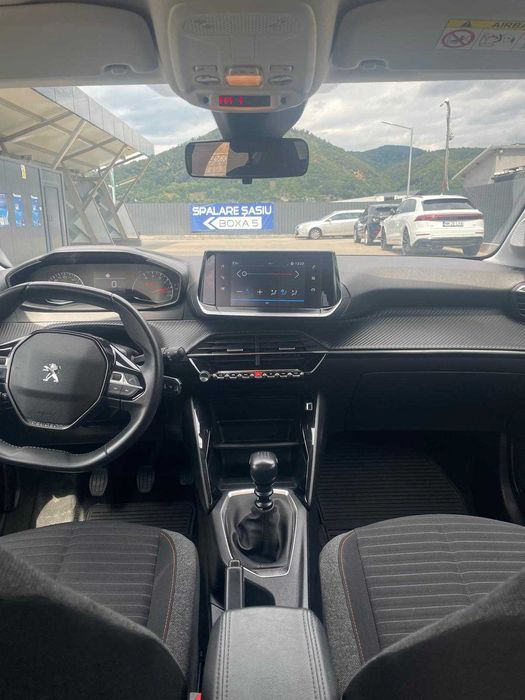 OCAZIE- Vand Peugeot 208 , 1.5 diesel , 100 cp