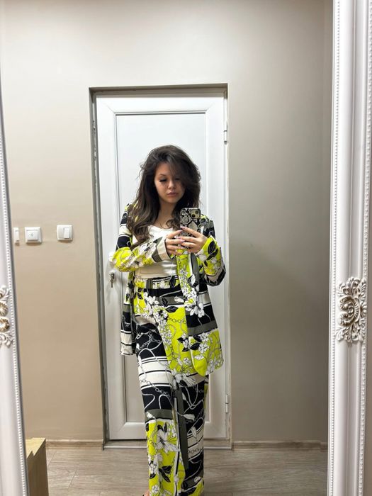 Комплект от две части