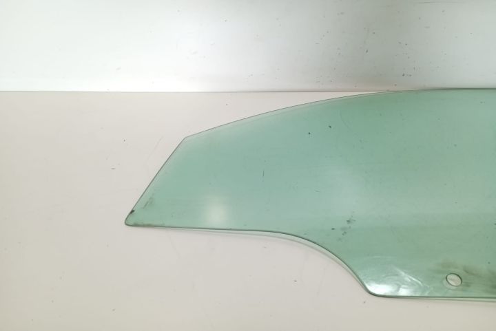 Geam stanga fata Alfa Romeo 147  seria