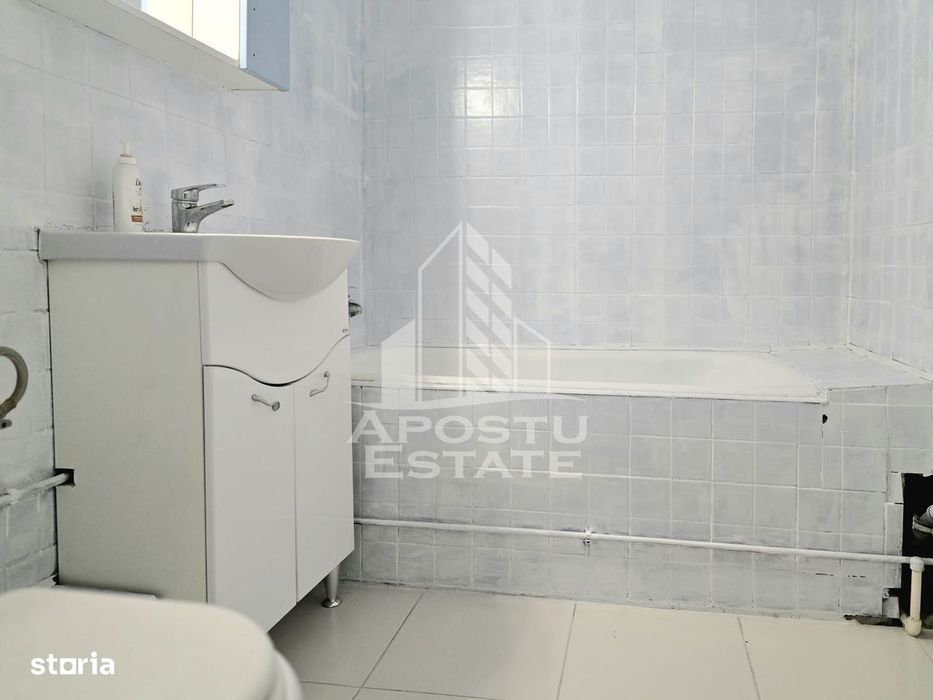 Apartament cu 3 camere,de inchiriat, parter, Arad