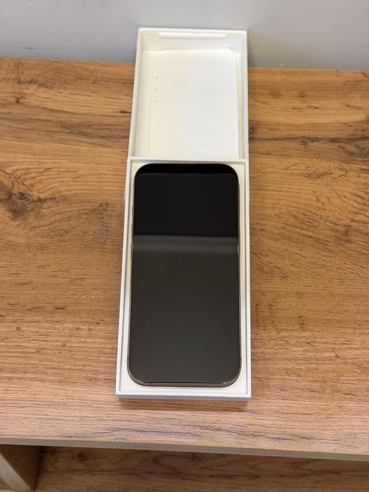 Продам iPhone 16 Pro 256 гб