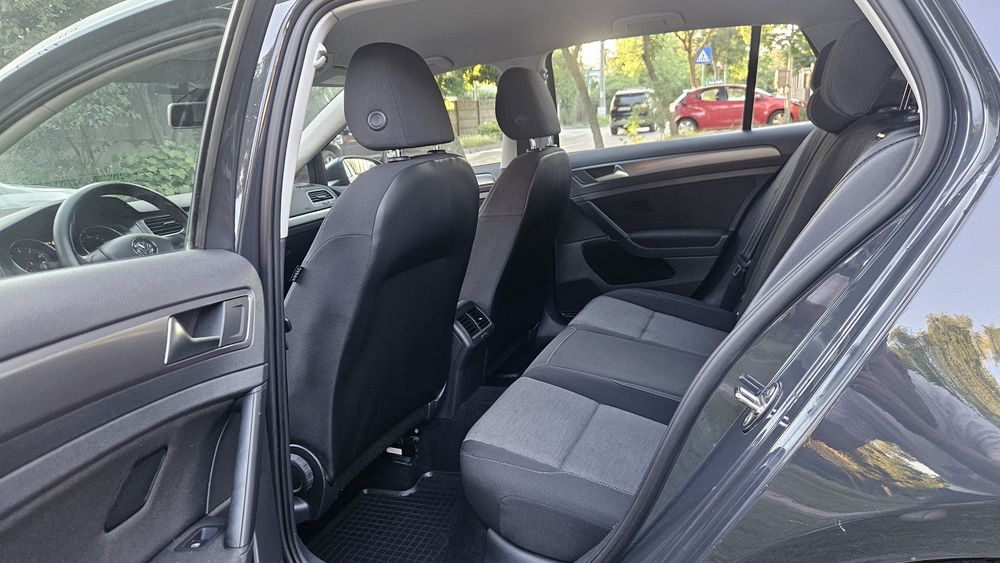 // Volkswagen Golf . An 2014 . Motor 1.2  .  Euro 5 //