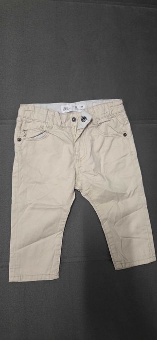 Pantaloni pentru baieti Zara,marimea 3-6 luni ,68 cm,stare foarte buna