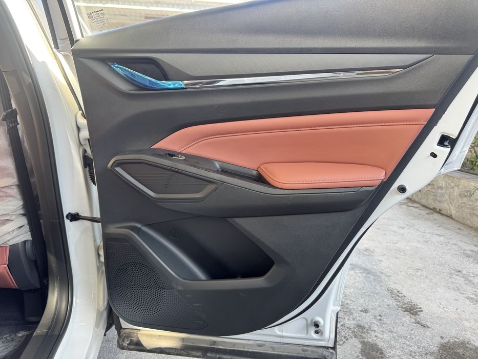 Задние двери,на Changan x5 plus