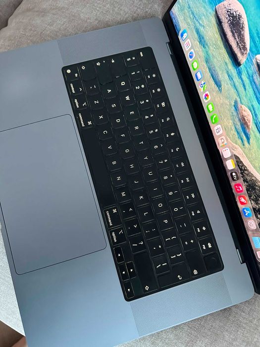 MacBook Pro 16" 2021 M1 Max 64 GB RAM, 1Tb SSD