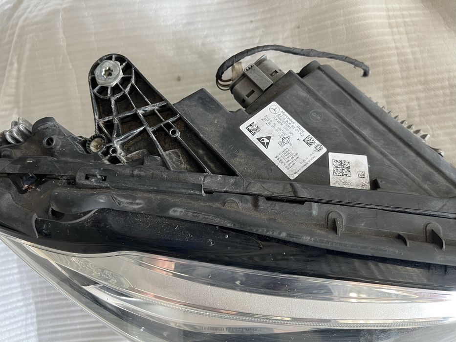 Mercedes C class/Ц класа W205 Facelift фар/фарове