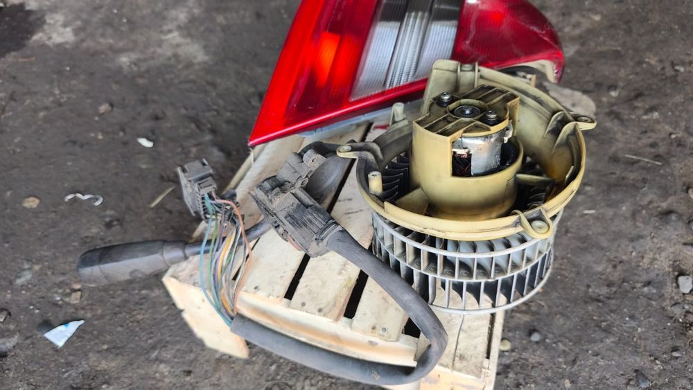 Продам запчасти на Мерседес