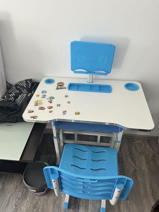 Birou copii cu scaun, reglabil pe înălțime, cu suport carte - Albastru