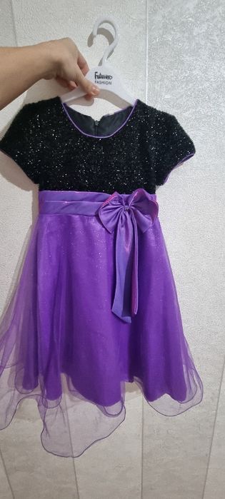 Пролается детское платье