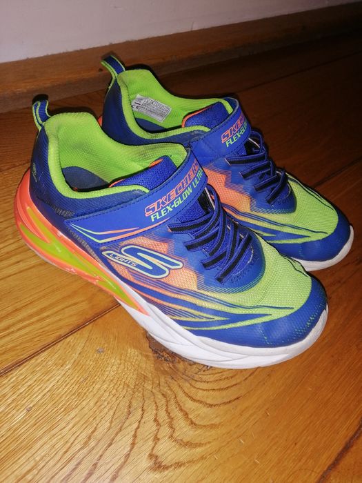 Светещи маратонки Skechers