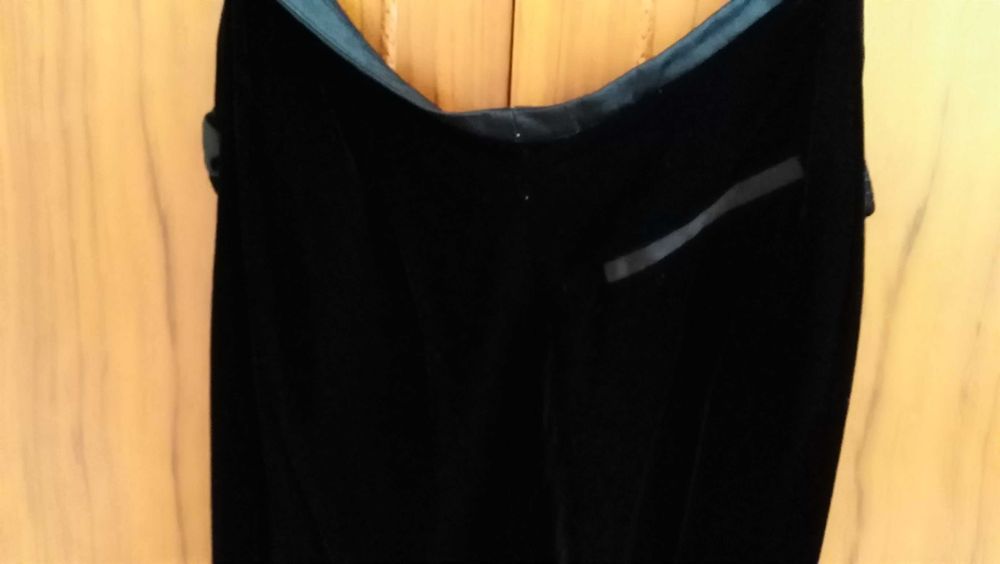 Pantaloni EmporioArmani, catifea din matase, negri cu ape, L/44