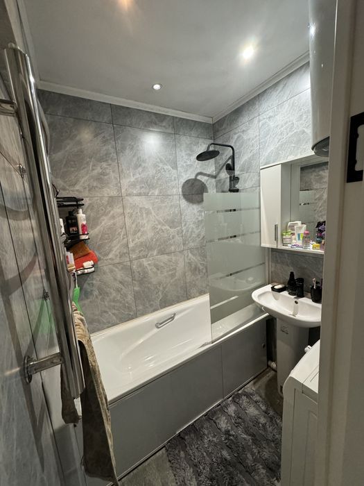 Продам квартиру 4 комнатную